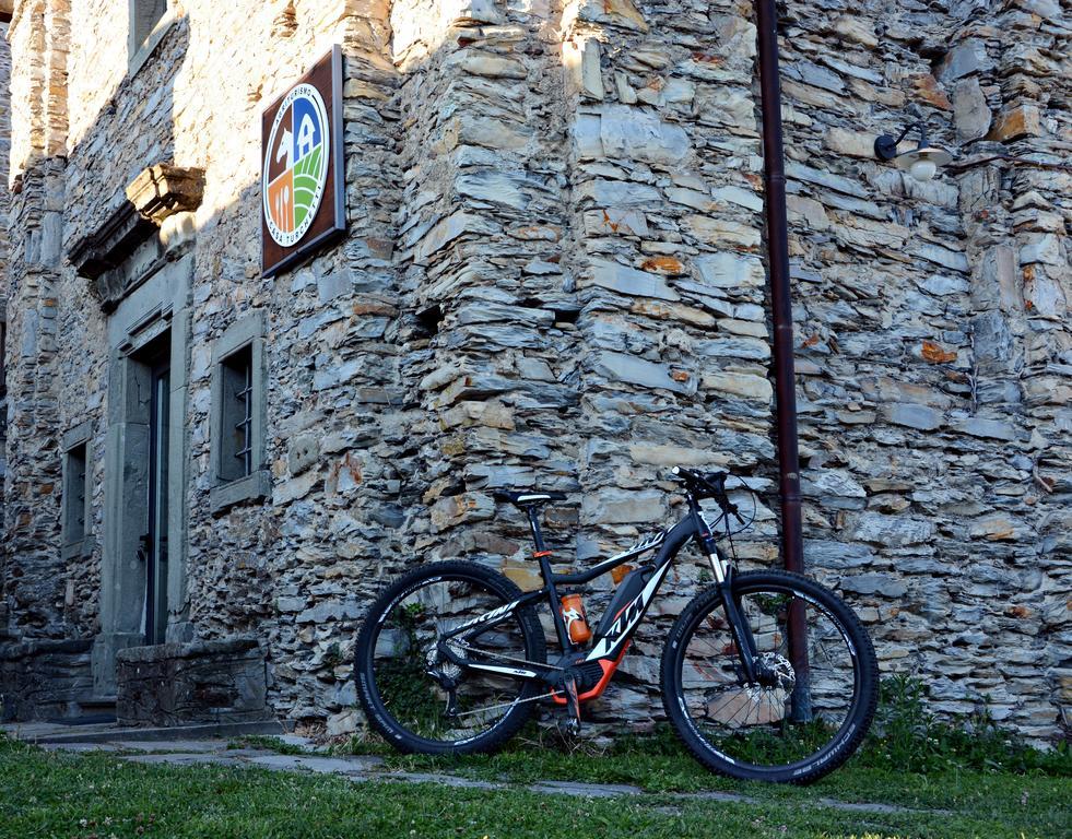 Agriturismo Casa Turchetti Comano  Exterior foto